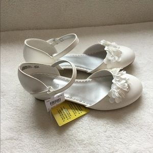 Girls Size 4 White Dress Shoes